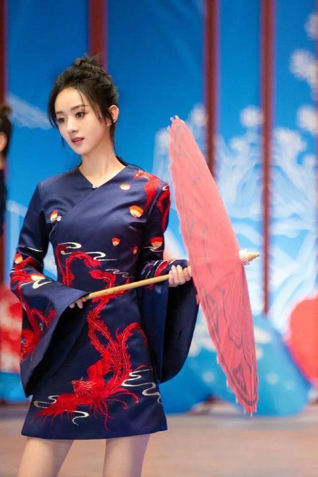 赵丽颖 赵丽颖国风旗袍大片曝光，大秀巴掌般的蛮腰，气质颜值重回巅峰！