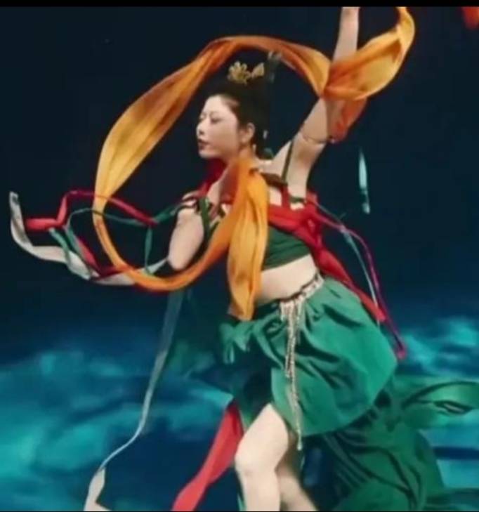 独立 从河南卫视“水下洛神”看汉服之美