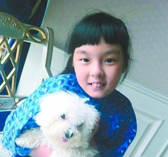 变化有一种“整容式长大”叫李咏女儿，曾因容貌被嘲，18岁长成女团脸