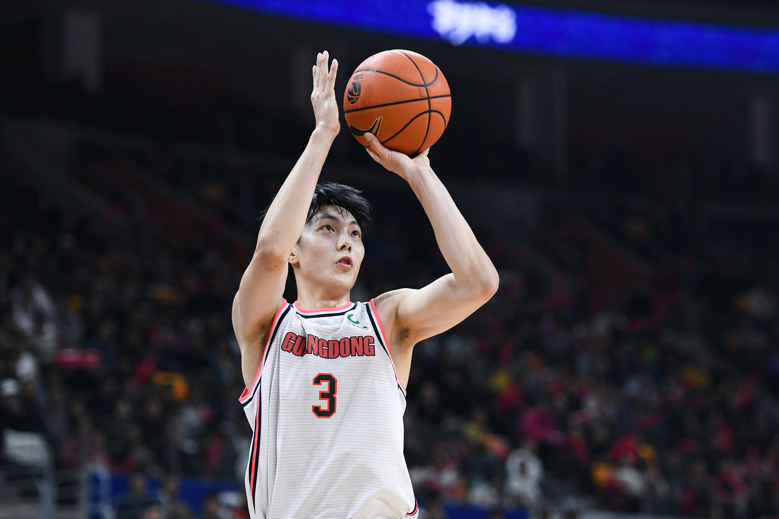 这次胡明轩的fmvp不保,郭艾伦孙铭徽将参与抢夺,这下危险了!