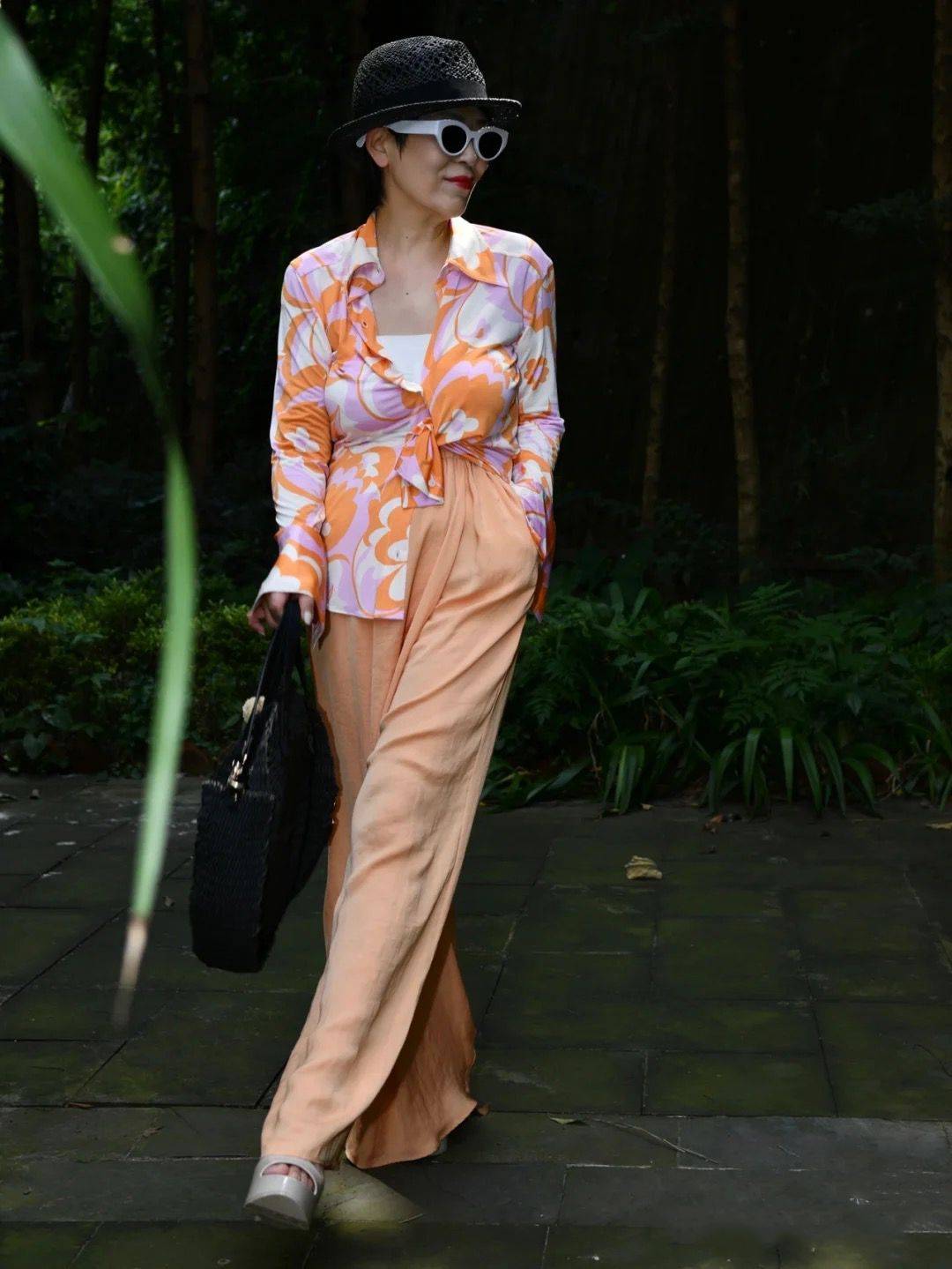 设计 40+中年女性之收腰衣服选择，特别适合微胖女性，打破穿搭局限性