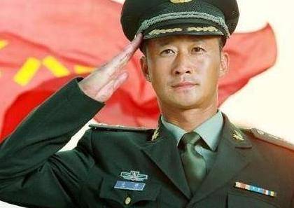 武打|“硬汉”吴京，就这样改写了他的结局，“吴导”名符其实