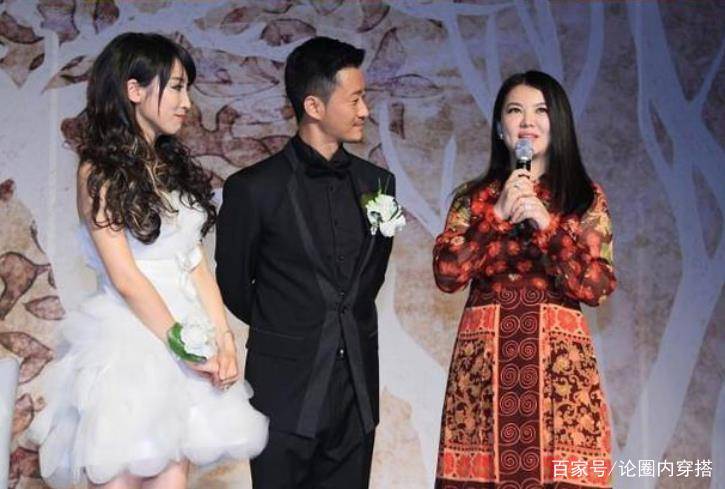 裙子 李湘穿衣太随意了,完全不考虑为自己减龄,一眼就能看出真实年龄