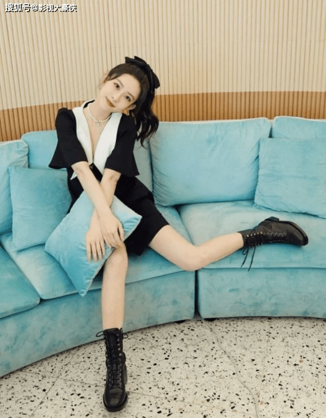 身材 孟子义的“渣女坐姿”火了,一般女生不敢模仿,宅男们的福利