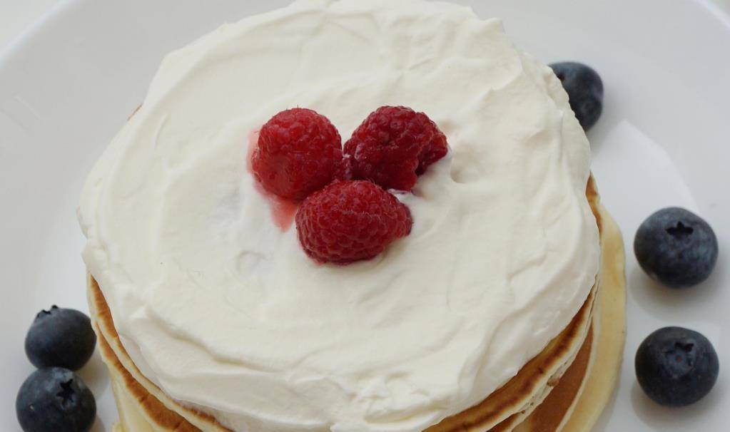 做法|孩子吵着要吃的酸奶松饼，一口平底锅就能搞定，松软好吃又健康