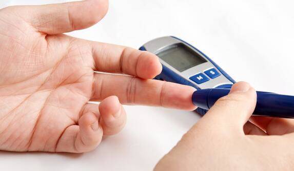 症状|糖尿病患者必读：分型、症状与并发症的管理