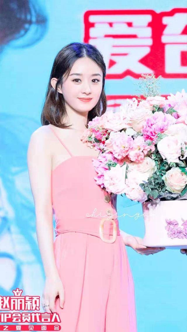 好身材 小个子最好学赵丽颖学穿搭，150穿出170，照着穿就行