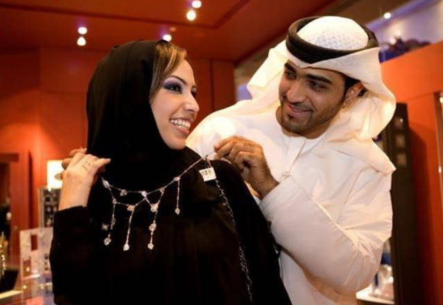 迪拜最美公主：12岁凭借美貌惊艳世人，18岁嫁沙特王子泯然众人矣