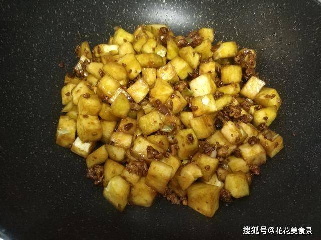 汤汁|秘制茄子肉丁卤，拌面条真的是一绝