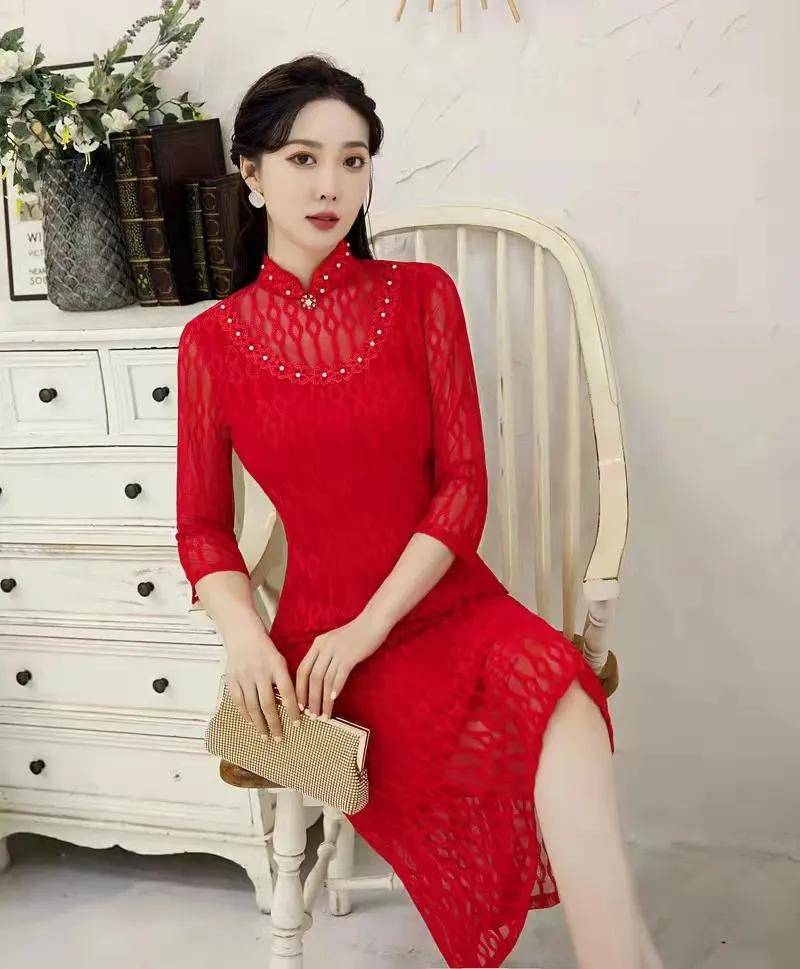 视觉 一条裸色蕾丝旗袍，给视觉带来新鲜的刺激感，会美的不要不要的！