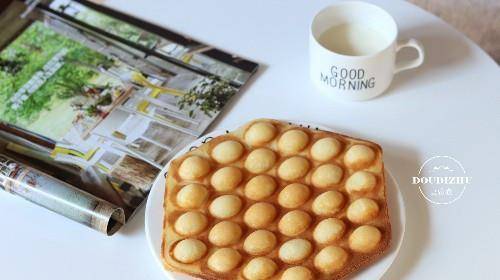 美食|早餐吃鸡蛋仔,我能吃三个,看着一个个圆球好看,没想到吃着更香