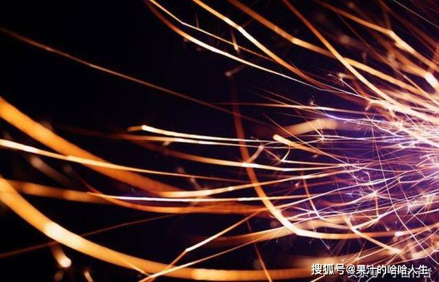 因为|为什么将金属器皿放进微波炉会很危险?看完涨见识了