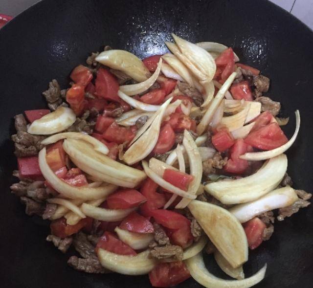 番茄洋葱牛肉卷的家常做法 425d81a1b2184c28a71464c3be8ab5a9.jpeg