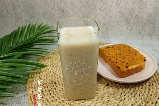 饮品|我的早餐饮品，用这两种食材磨豆浆，香甜好喝，一次不到2元