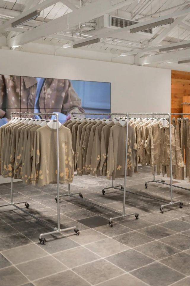 实验性 天猫开抢!Dickies新联名火爆首发现场,全渠道发售计划启动!