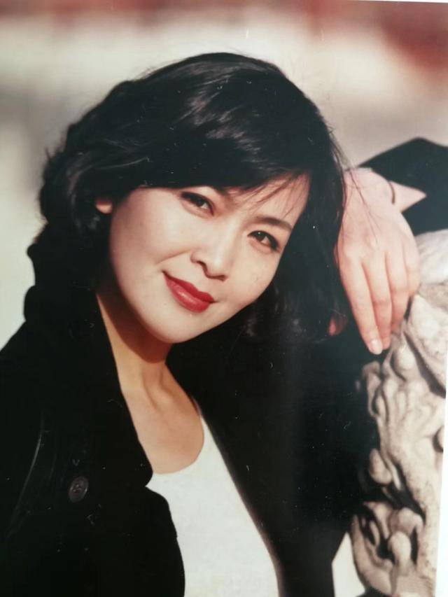 原创为中戏放弃迎春的金莉莉,10年不敢看红楼梦,出演欧阳奋强处女作