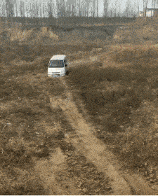 搞笑GIF：丟人丟大了 恨不得趕緊找個地縫鑽進去 搞笑整蠱 第23张