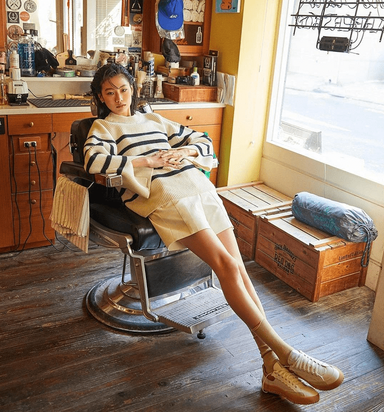 身材 《鱿鱼游戏》郑浩妍原是名模，身材纤瘦却是衣架子，厌世脸挺高级