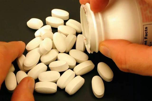 肝脏|血糖高的人,服用二甲双胍后,这4件事尽量少做,要听劝