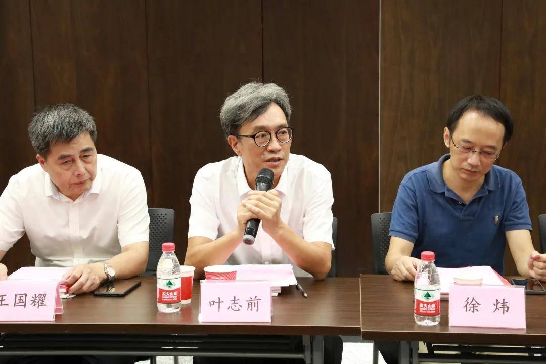 浙江大学温州研究院副院长叶志前主持该次会议,与会人员先逐一作自我