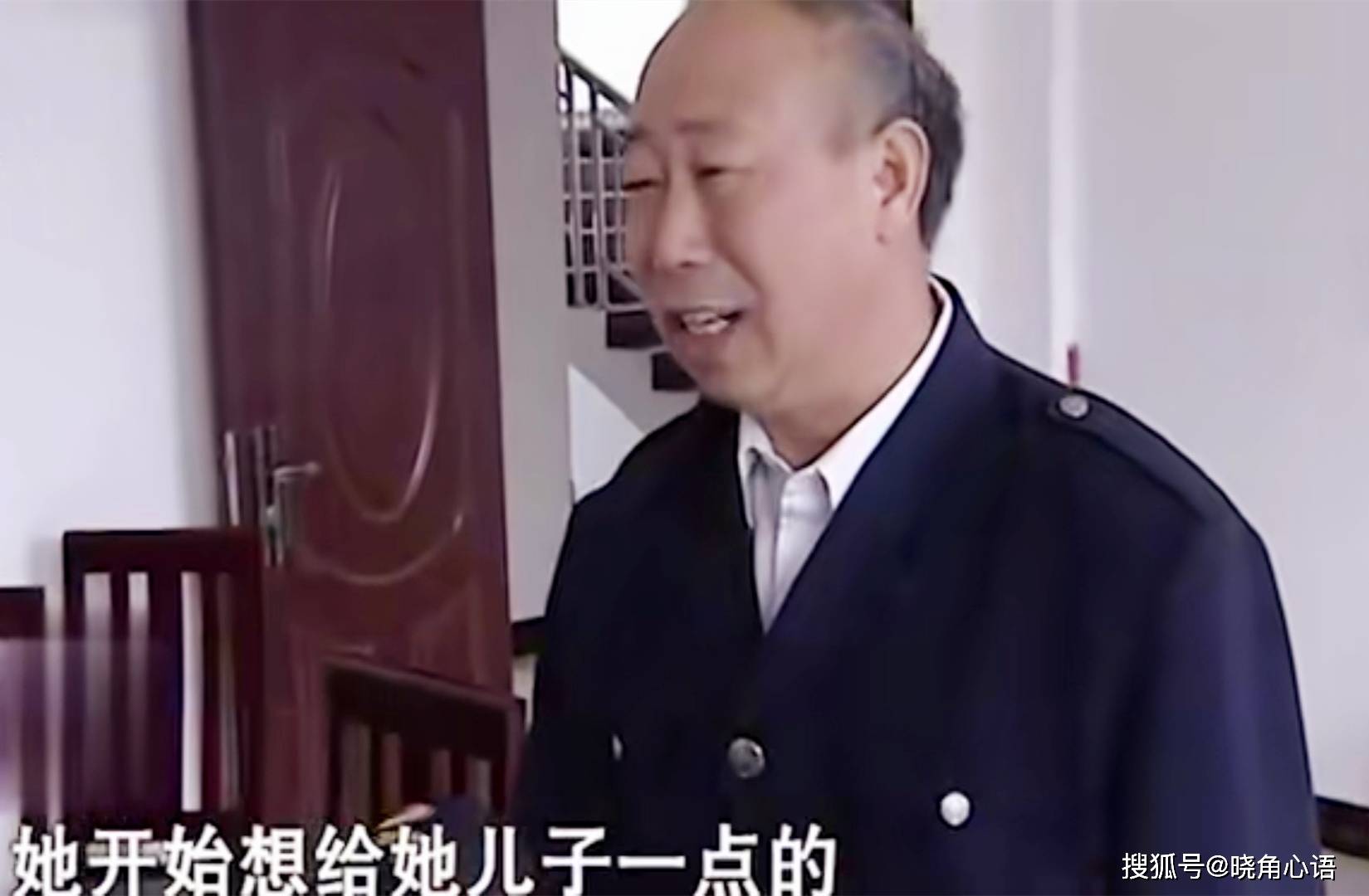 母亲的去世,让黄春花悲痛欲绝,也对父亲恨之入骨.