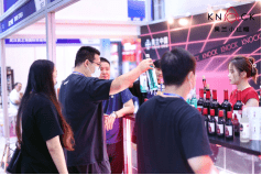 奥兰|奥兰酒业携全新升级品牌形象的奥兰小红帽亮相第十三届中部(武汉)糖酒会