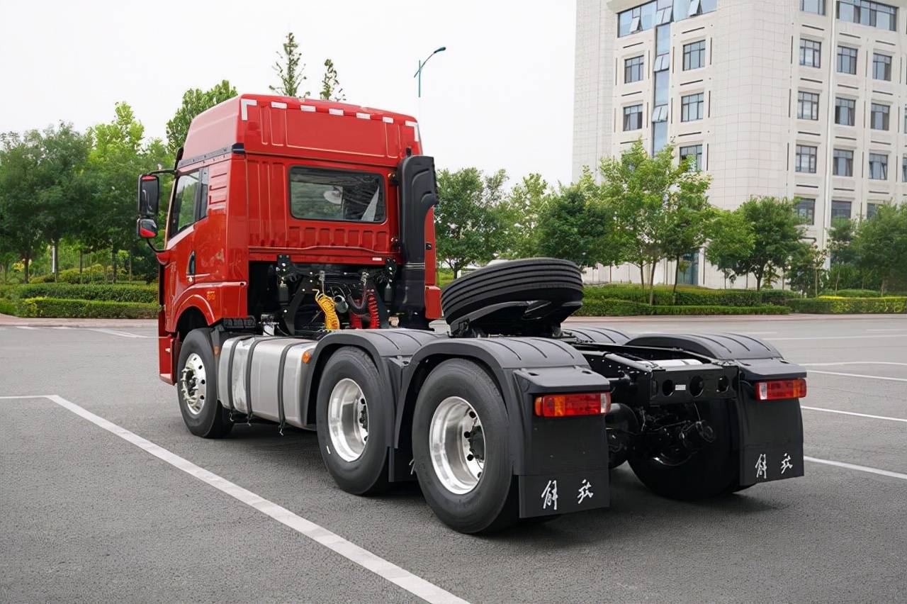 7万起,4款国六重卡牵引车盘点,都是高性价比,你选谁?_搜狐汽车_搜狐网