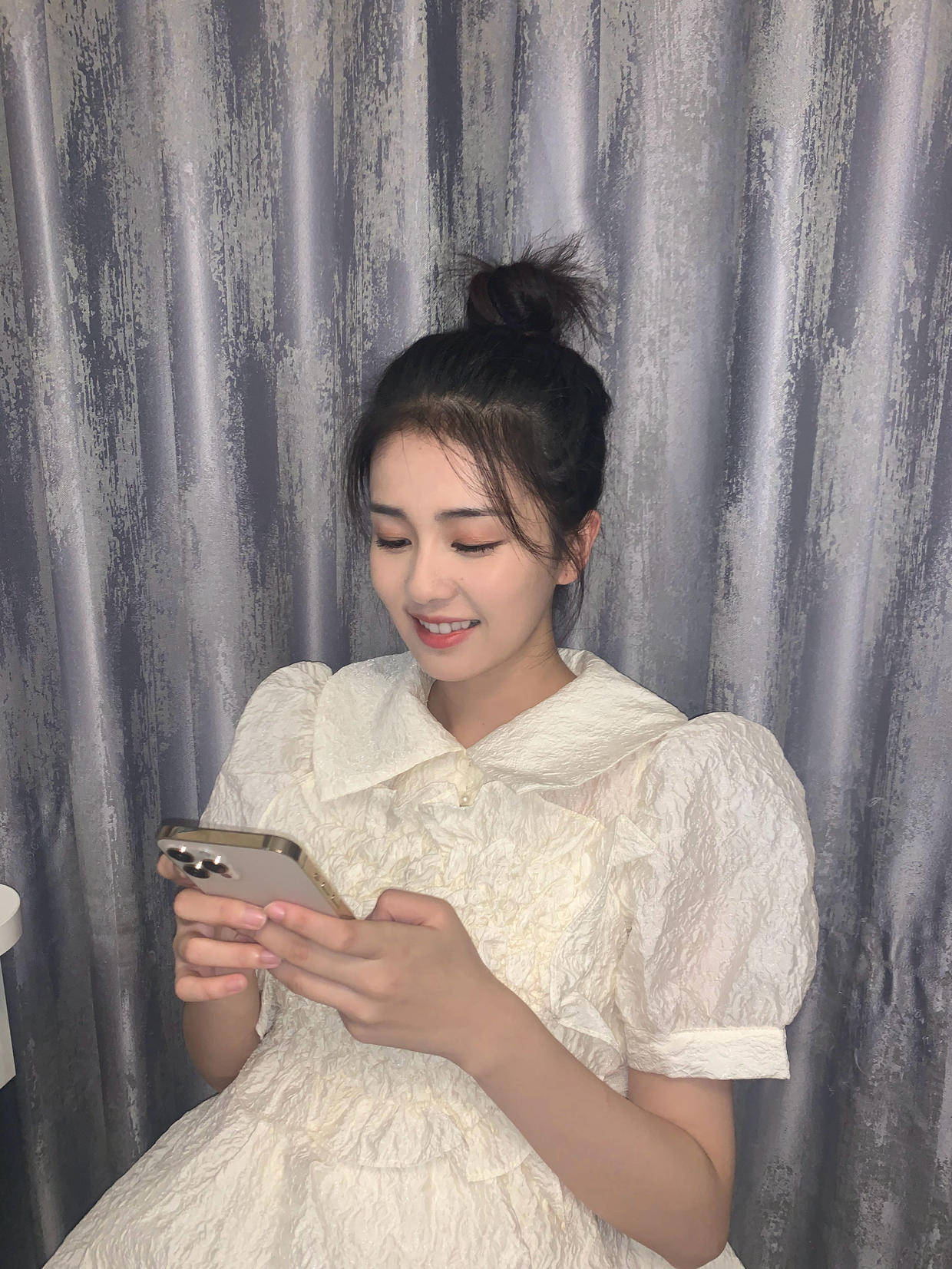 元素 白鹿人美又会穿,黑色格子西服套装知性干练,简约利落又有气场