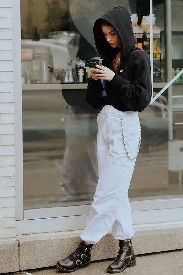 经典 卫衣+阔腿裤，今秋最舒适时髦的搭配！