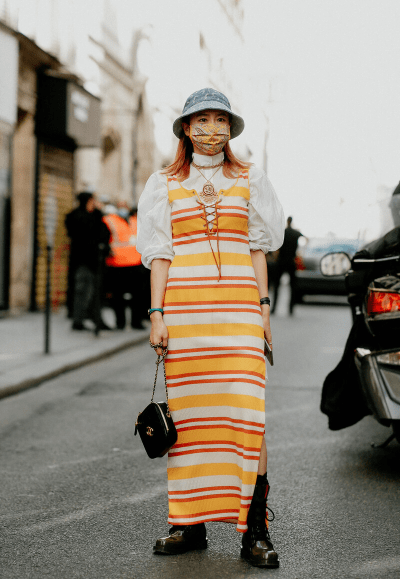 美眉 条纹+裙装，简约又百搭，巧妙组合不翻车，掌握技巧，简约又时髦