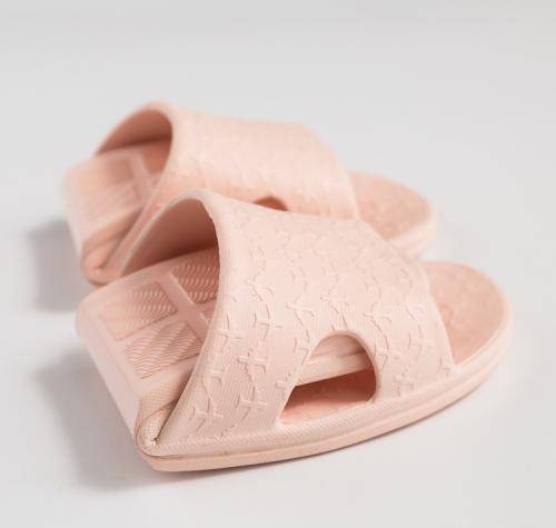 化妆品|游客不管去哪旅行,一定要学会三带三不带,能避免很多尴尬!