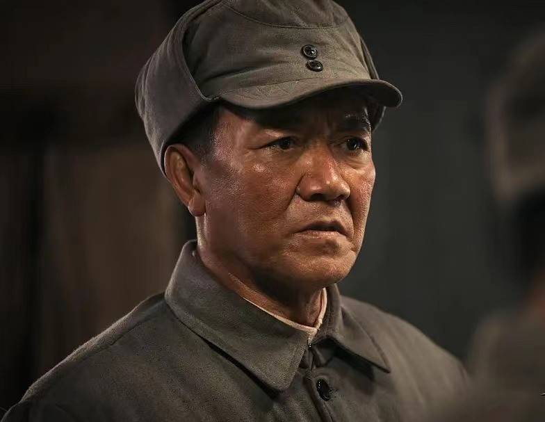 李幼斌再演军人脸部发福状态饱满优雅老去是对自己最大的尊重