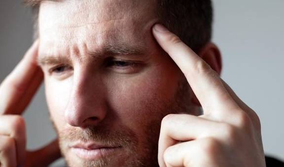 眼睛|肝病不痛不痒，若脸上发出这3个“信号”，你可能需要养肝了！