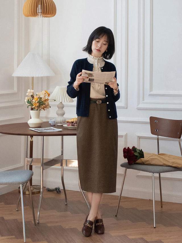 毛衣 种穿搭比较适合30多岁左右的女性穿，穿起来优雅大气
