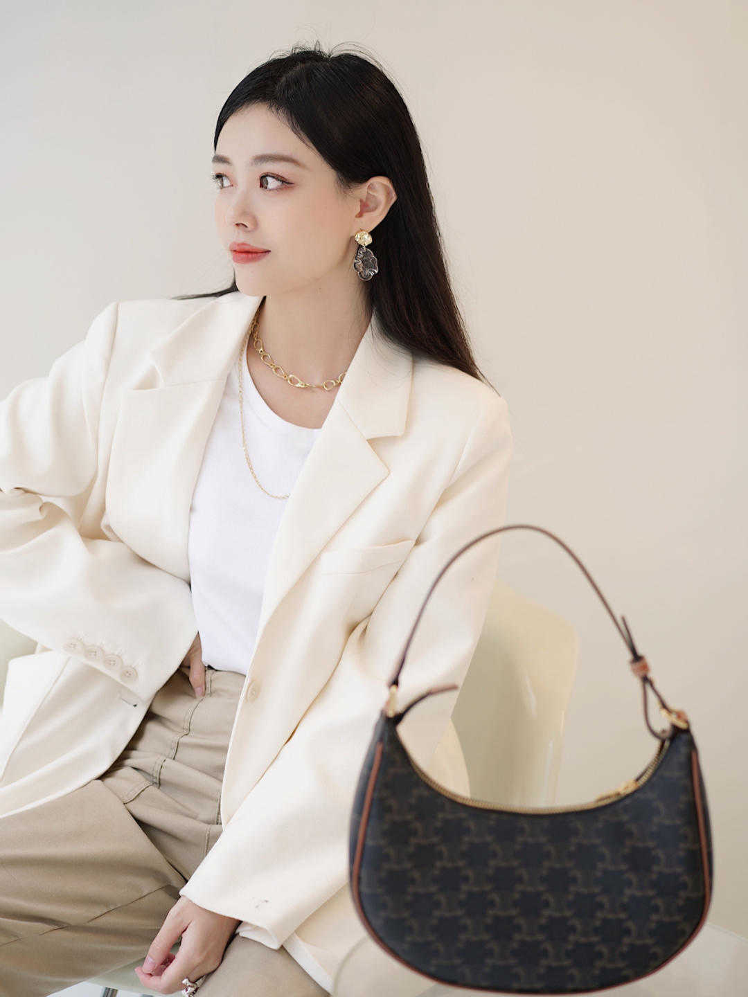 小个子 今年秋天,会穿搭的女生少不了这些单品,时髦精致又百搭