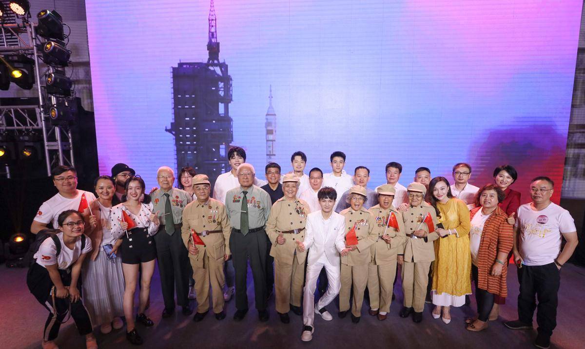 时光音乐会第二季周深唱歌 a947c1076e8646f6a72dd5f919927004.jpeg