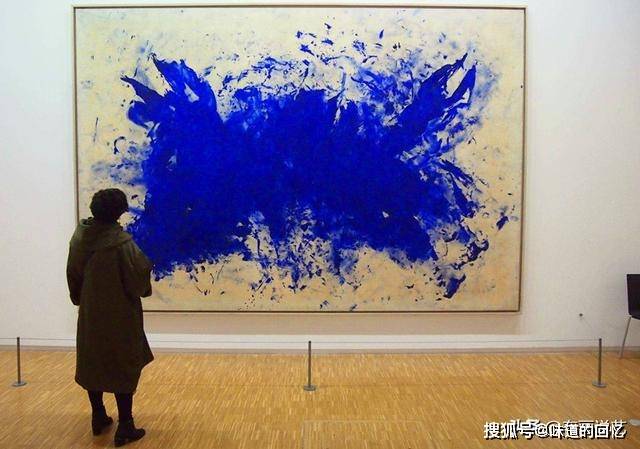 美术界他发明了一种颜色，用此颜色作画，一幅卖5800万