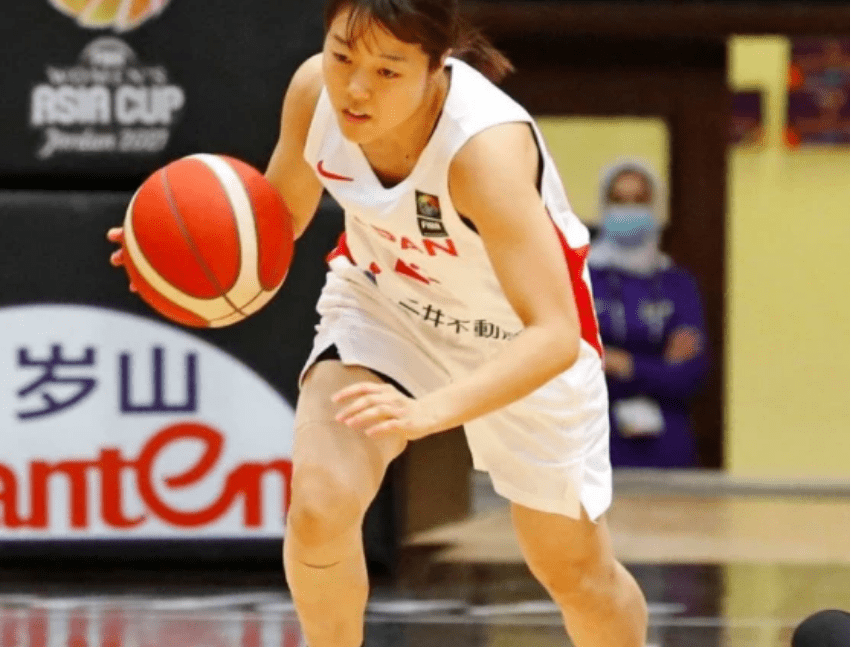 原中国国青队的李莎莎和李明阳就是其中之一,两人加入日本女篮后,分别