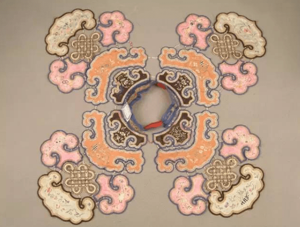 装饰品 云肩之美:中国古代女性服饰肩上的装饰品