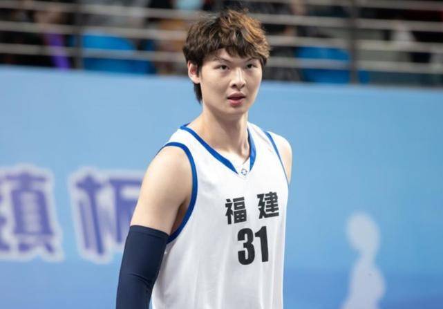 广东|CBA新赛季五大看点：郭艾伦冲生涯首个MVP，胡金秋有望蜕变