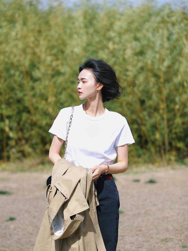 身材 风衣和T裇搭配，简约休闲