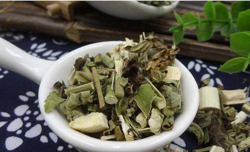 小时候|一种杂草遍地有，农村孩子当零食，还能织衣服，晒干能卖15元