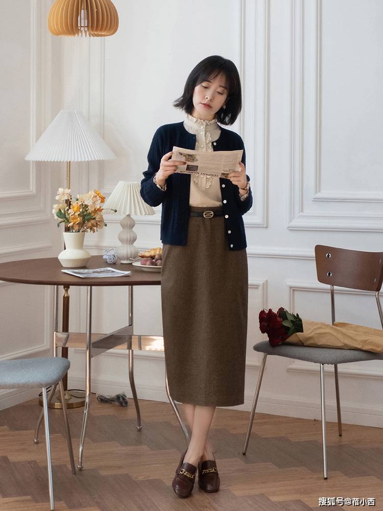 设计 中年女性多备这3条半身裙，搭配衬衫、针织衫、西装，都显高显瘦