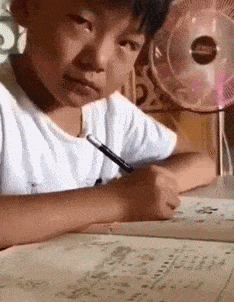 爆笑GIF趣圖：還好我練過，要不然今天這事兒還真過不去 搞笑整蠱 第2张