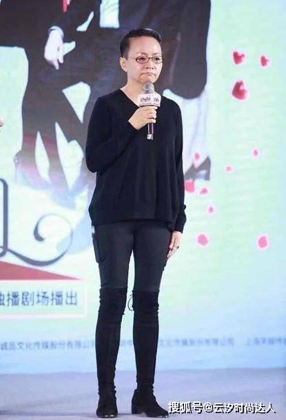 配饰 宋丹丹“原装脸”就是抗老，60多岁还能美出新高度，太厉害了