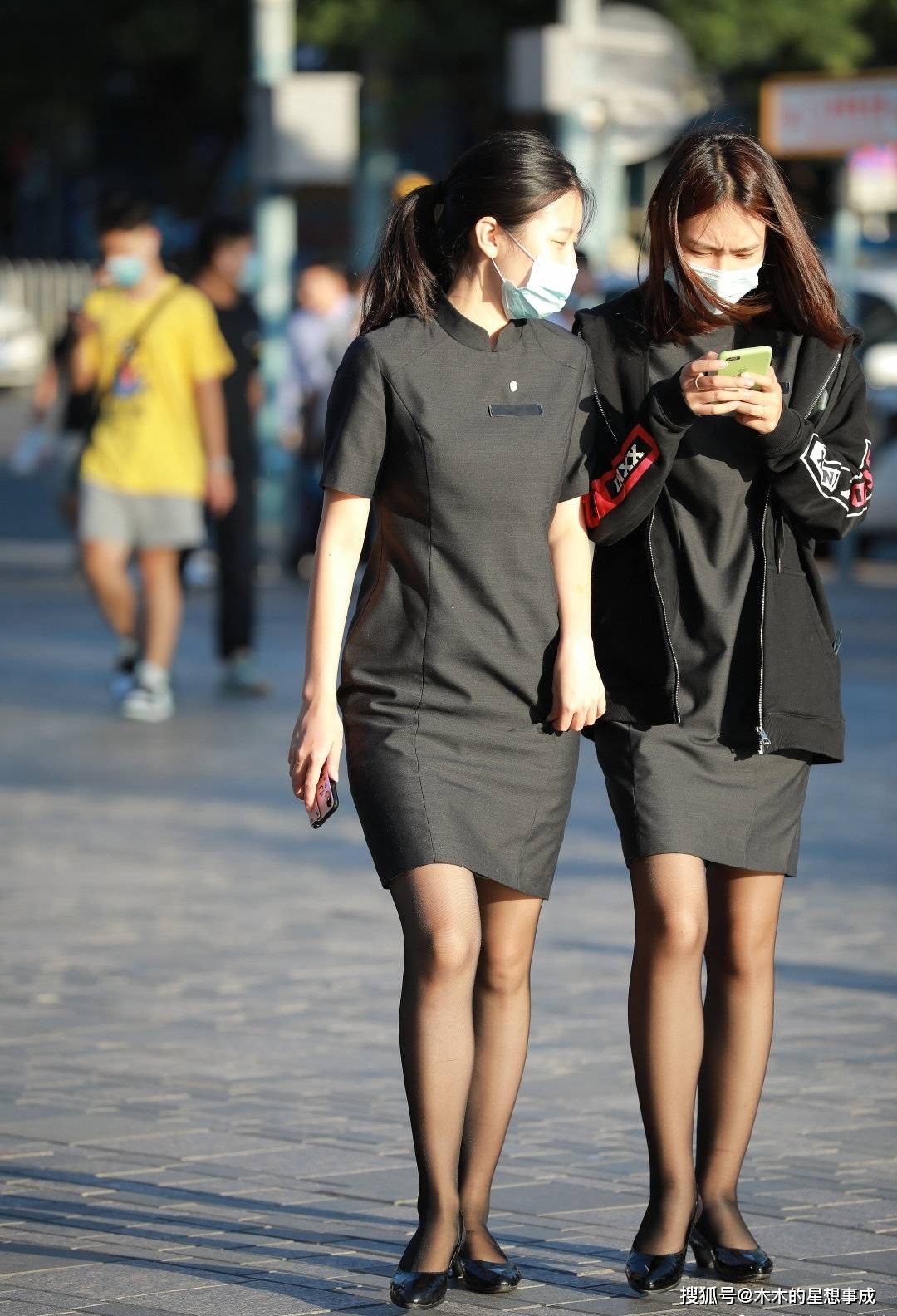 脱更 旗袍改良的工作服穿出女性韵味，优雅有气质！
