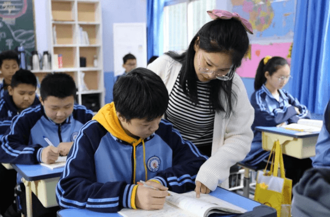 如何当一个好数学老师 c19f89b2293846c1b11b860629595717.png