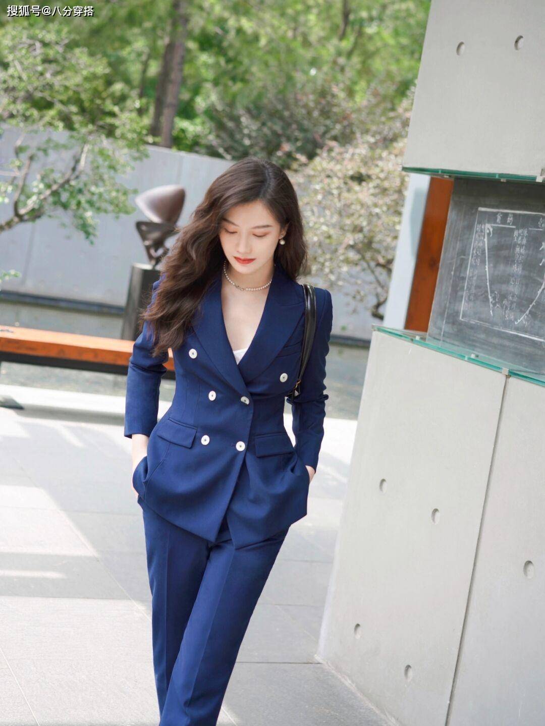 套装 秋天拒绝“大妈式穿搭”，借鉴几个套装选款技巧，让你美出新高度