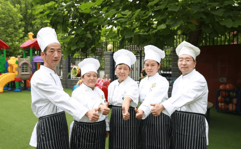 家长|幼儿园伙食费，几百元到2千元有啥区别，离职幼师：别只看价格