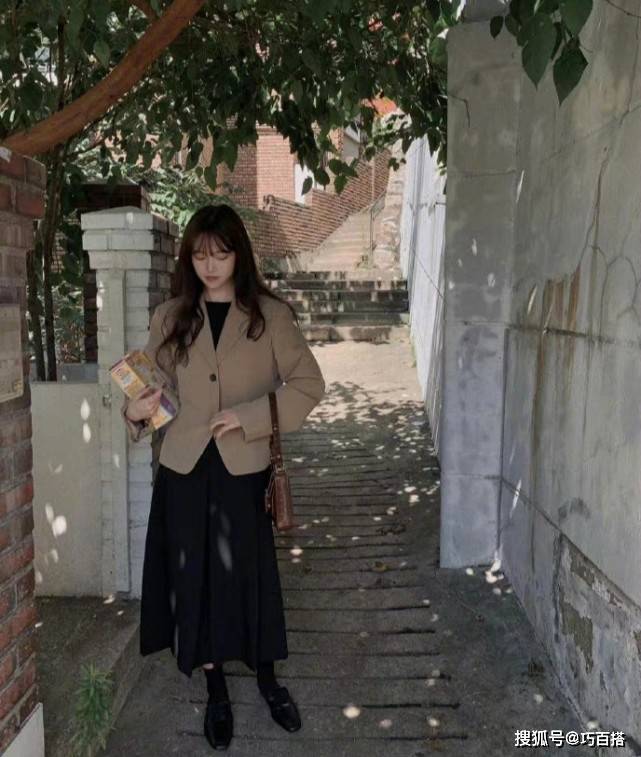 身长 秋冬天连衣裙别乱选，根据这三点挑，上身效果绝不会很差